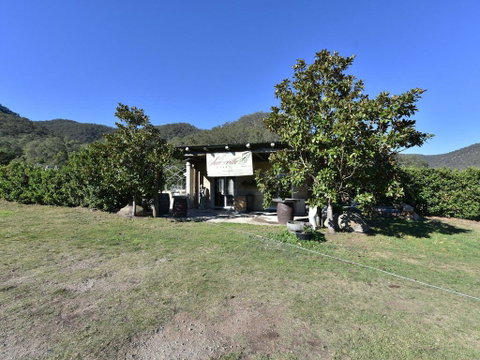 Somerville Wines Farmstay In Broke, Super Cute House On Working Farm. Walk For Miles. - Sydneys Hotel 1