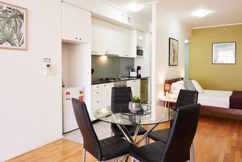 Spacious And Bright Studio In The Middle Of Town - Sydneys Hotel 2