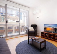 Spacious and Bright Studio in the Middle of Town - Sydneys Hotel
