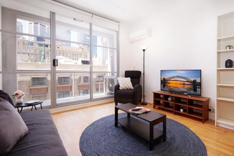 Spacious And Bright Studio In The Middle Of Town - Sydneys Hotel 0
