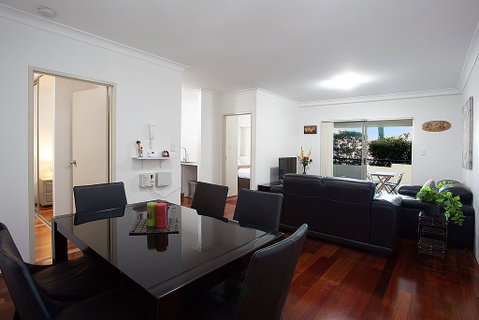 Spacious Family Apartment Close To Olympic Park - Sydneys Hotel 0