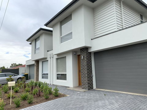 Spacious Rooms Home-Stay With Free Wifi - Sydneys Hotel 1