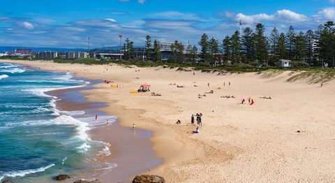 Spacious Townhouse In Wollongong - Sydneys Hotel 2