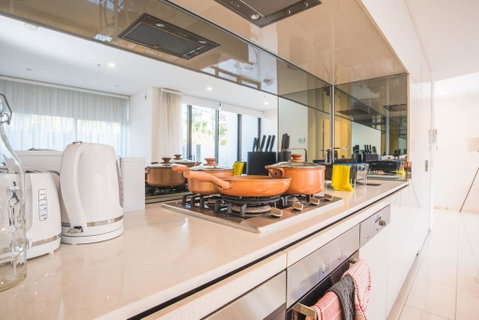 Spacious&Cozy 1 Bedroom + 1 Bathroom Zetland APT - Sydneys Hotel 1