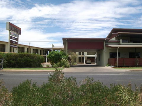 Spinifex Motel And Serviced Apartments - Sydneys Hotel 2