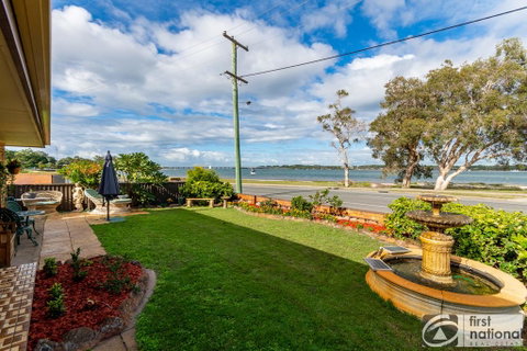 Spoil Yourself With The Perfect Position Of This First Floor Unit - Sydneys Hotel 0