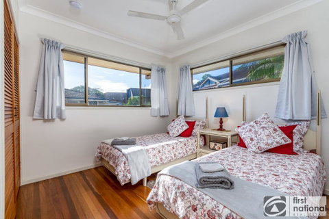 Spoil Yourself With The Perfect Position Of This First Floor Unit - Sydneys Hotel 2
