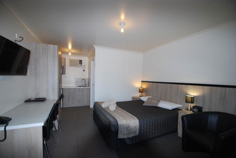Starline Motor Inn - Sydneys Hotel 3