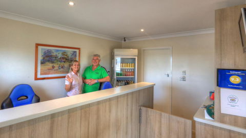 Starline Motor Inn - Sydneys Hotel 2