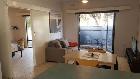 Stay Awhile In Port Pirie - Min Stay 4 Nights - Sydneys Hotel 1