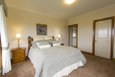 Stay Bathurst - Sydneys Hotel 0