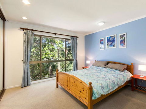 Straddie House - Sydneys Hotel 0