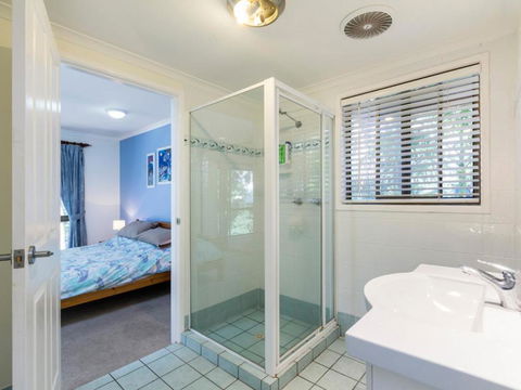 Straddie House - Sydneys Hotel 2