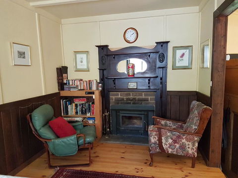 Stringer's Cottage - Sydneys Hotel 3