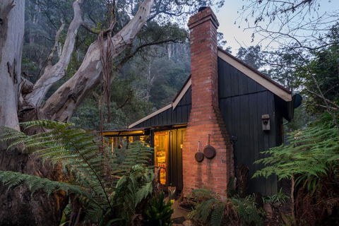 Stringer's Cottage - Sydneys Hotel 0