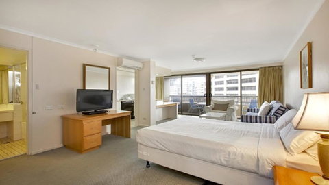Studio With Balcony At College St - Sydneys Hotel 2