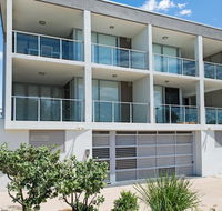 Stunning surfside apartment - Boyd St Woorim - Sydneys Hotel