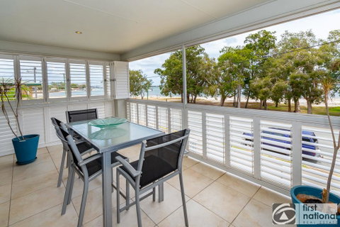 Stunning Waterfront Home With Pool - Sylvan Beach Esp, Bellara - Sydneys Hotel 1