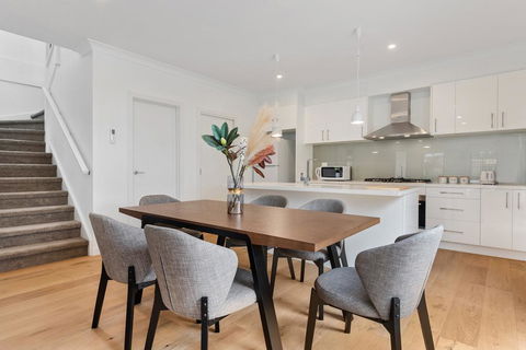 Style, Comfort And Convenience - Sydneys Hotel 1
