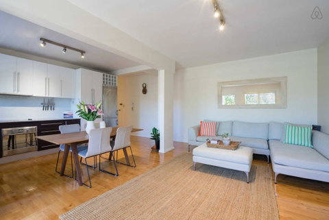 Stylish And Spacious Beach Apartment - Sydneys Hotel 0