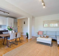Stylish and Spacious Beach Apartment - Sydneys Hotel