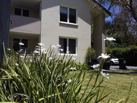 Subistay - Sydneys Hotel 0
