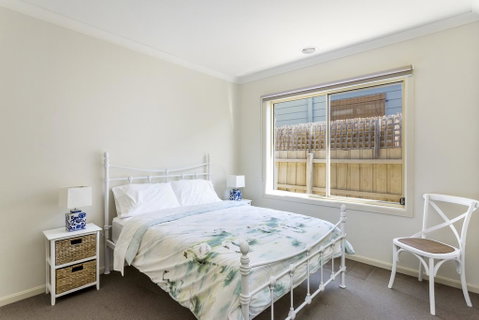 Summer Breeze - Sydneys Hotel 3