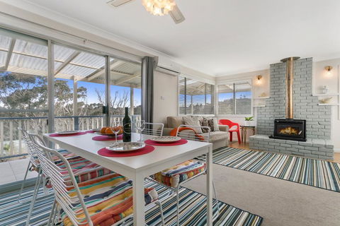 Sunflower Cottage - Sydneys Hotel 2