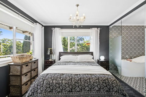 SUNNYDELL - Sydneys Hotel 3