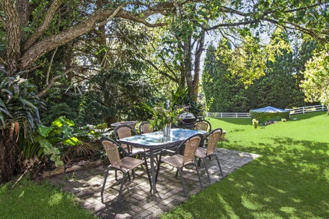 SUNNYDELL - Sydneys Hotel 1