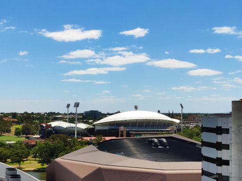 Super Luxurious Apartment On North Terrace - Sydneys Hotel 1