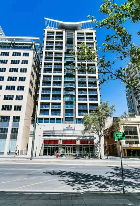 Super Luxurious Apartment On North Terrace - Sydneys Hotel 3