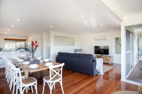 Surfers Beach House - Sydneys Hotel 2