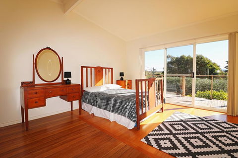 Surfside - Sydneys Hotel 3