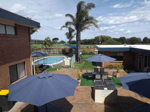 Surfside Merimbula Holiday Apartments - Sydneys Hotel 0