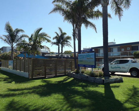 Surfside Merimbula Holiday Apartments - Sydneys Hotel 1