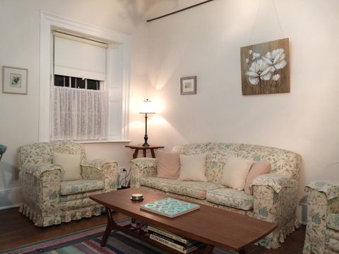 Surgeon's Cottage - Sydneys Hotel 1