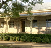 Surgeon's Cottage - Sydneys Hotel