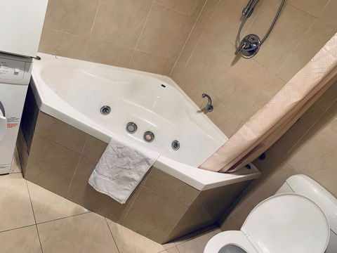 Swan Valley Oasis Resort - Sydneys Hotel 1
