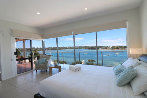 Sybella - Sydneys Hotel 1