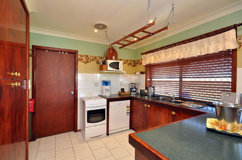 Talga Escape Rothbury With Pool And Views - Sydneys Hotel 2