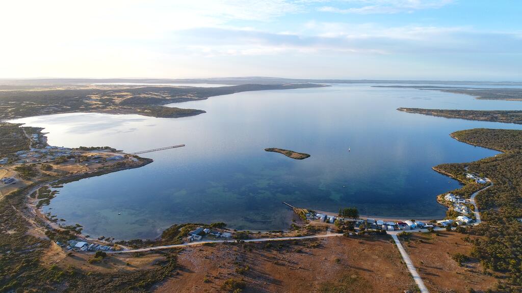 Louth Bay SA Sydneys Hotel