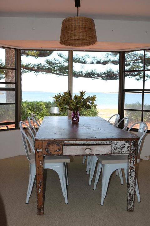 Tall Pines Beach House At Mount Dutton Bay (part Of Coffin Bay Waterways) - Sydneys Hotel 2