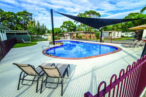 Tall Timbers Caravan Park - Sydneys Hotel 0