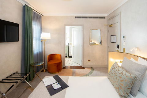 Tattersalls Hotel - Sydneys Hotel 1