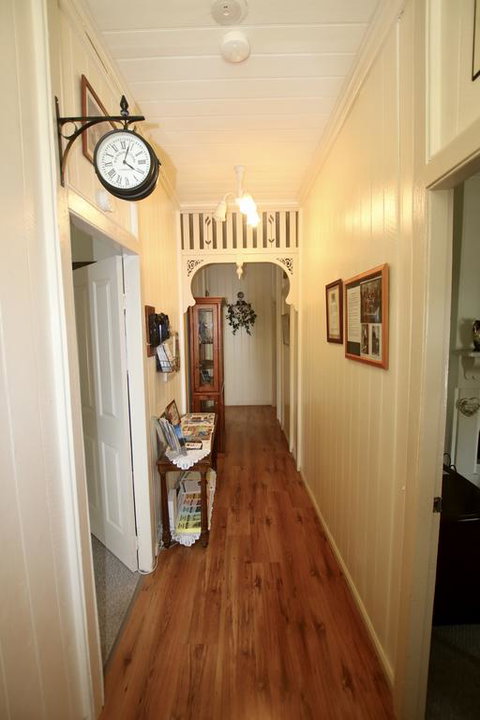 Tenterfield Historic C1895 Cottage - Sydneys Hotel 3