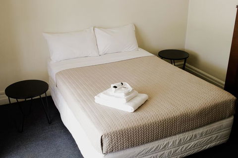 The Australian Hotel Motel - Sydneys Hotel 2