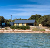 The Beach House - Sydneys Hotel