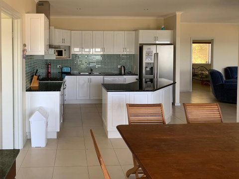 The Beach House - Sydneys Hotel 1