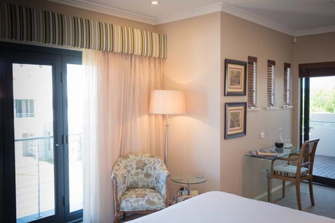 The Beach House At Bayside - Sydneys Hotel 2